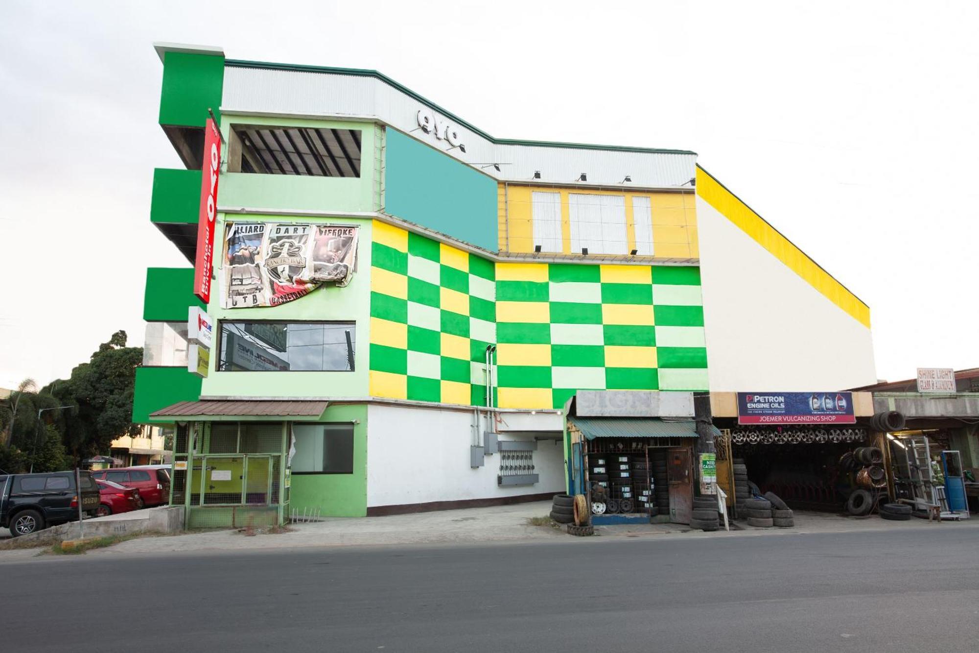 Oyo 473 Ranchotel Drive-In Binan Luaran gambar